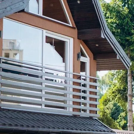 Сasa de vacaciones Ko Czewo Near Lakes And Forests Kołczewo