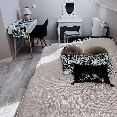 Ko Czewo Near Lakes And Forests Сasa de vacaciones